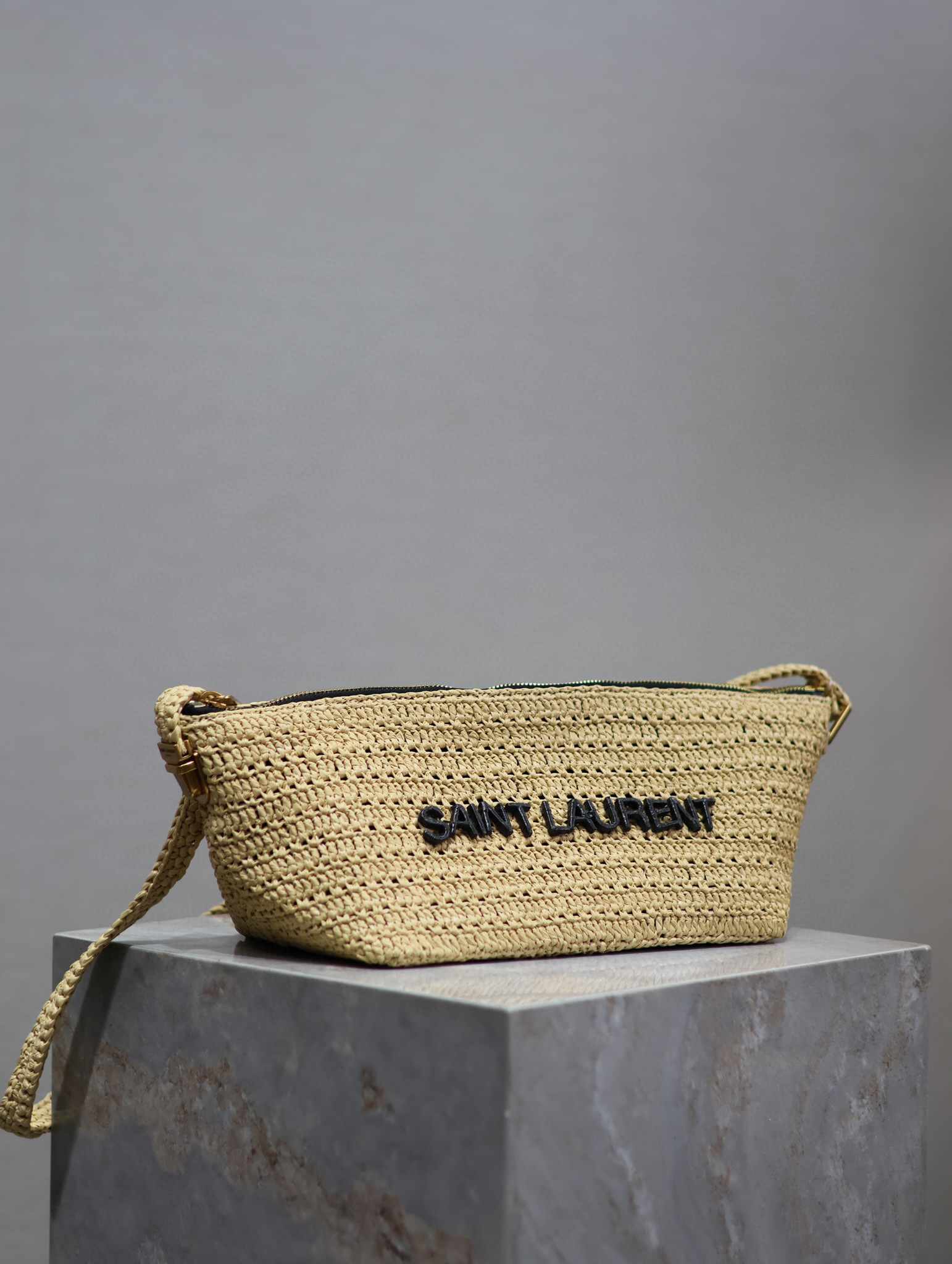 Yves Saint Laurent Umhängetasche Größe: 26 * 14 * 14,5 cm