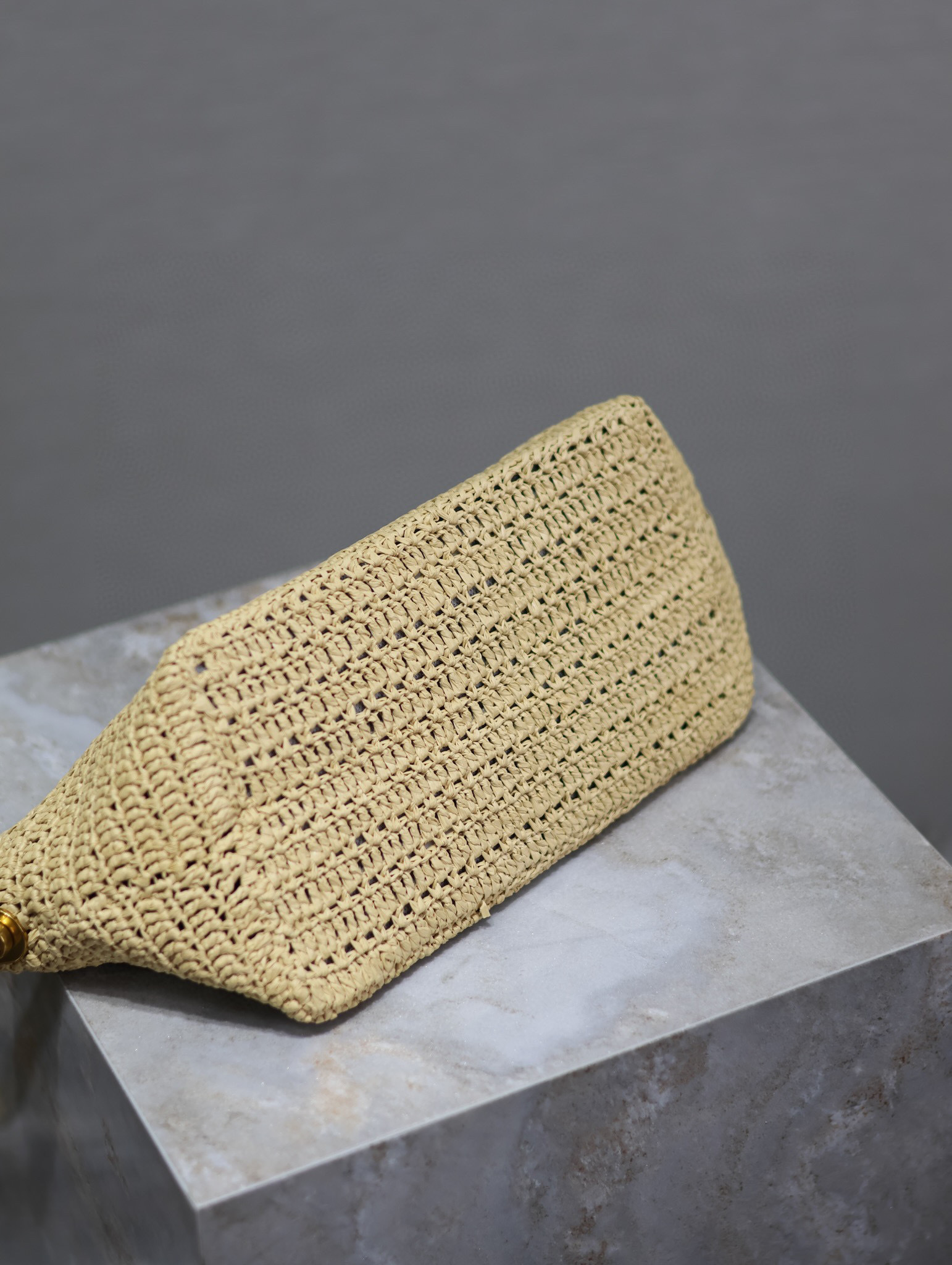 Yves Saint Laurent Umhängetasche Größe: 26 * 14 * 14,5 cm