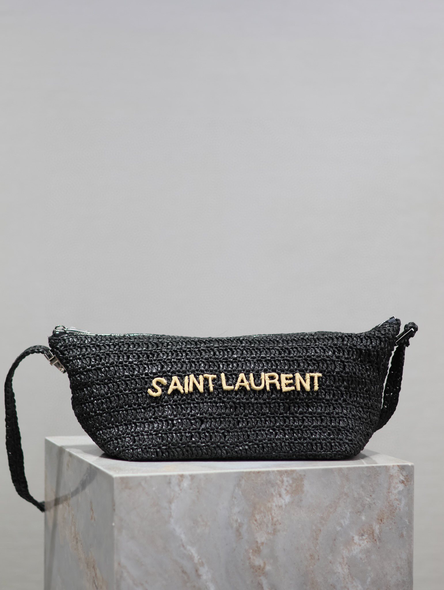 Yves Saint Laurent Umhängetasche Größe: 26 * 14 * 14,5 cm