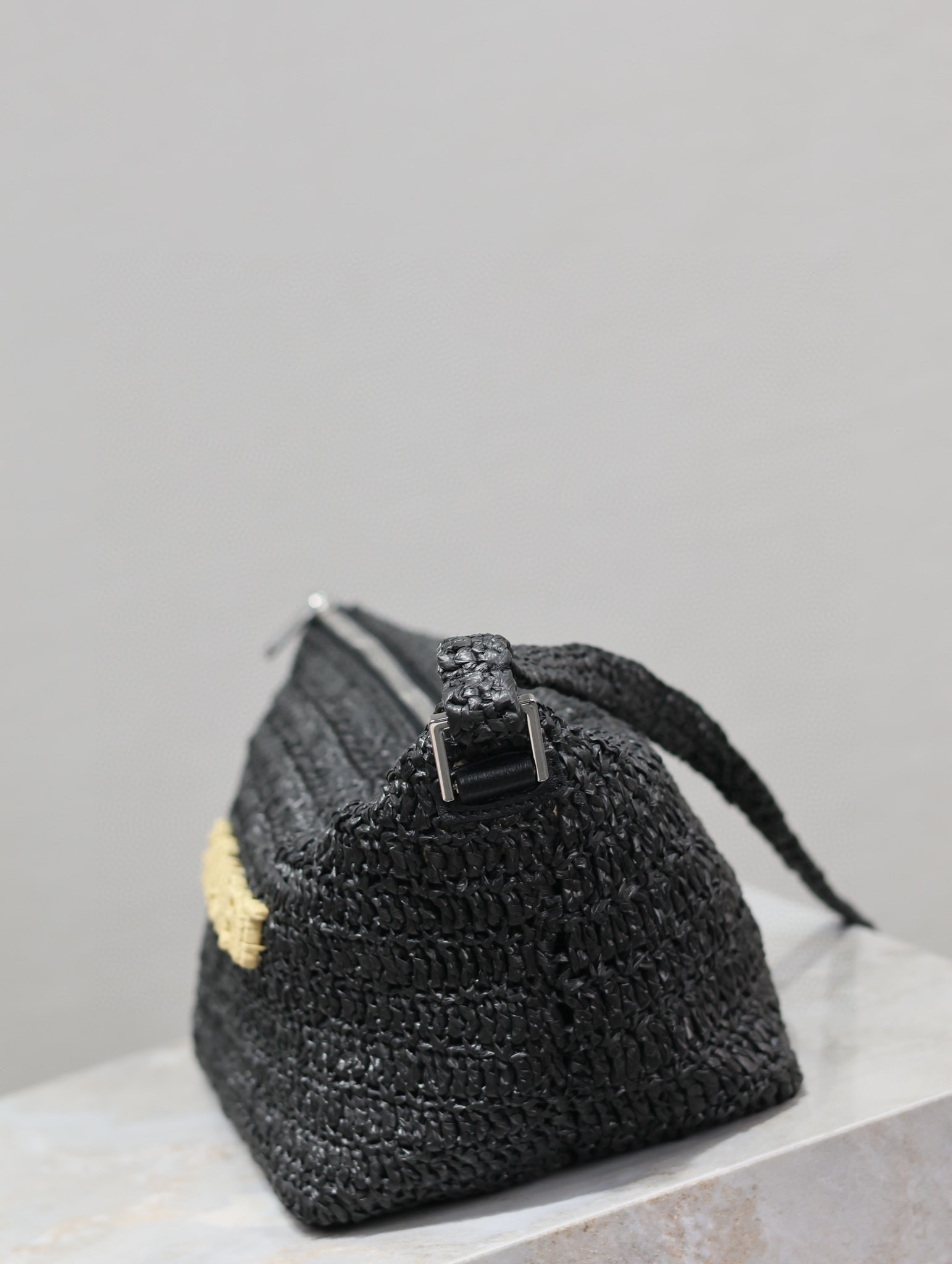Yves Saint Laurent Umhängetasche Größe: 26 * 14 * 14,5 cm