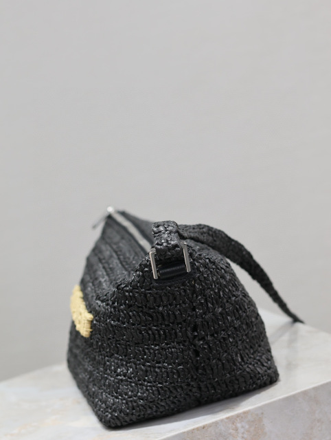 Yves Saint Laurent Umhängetasche Größe: 26 * 14 * 14,5 cm