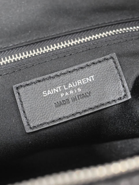 Yves Saint Laurent Umhängetasche Größe: 26 * 14 * 14,5 cm