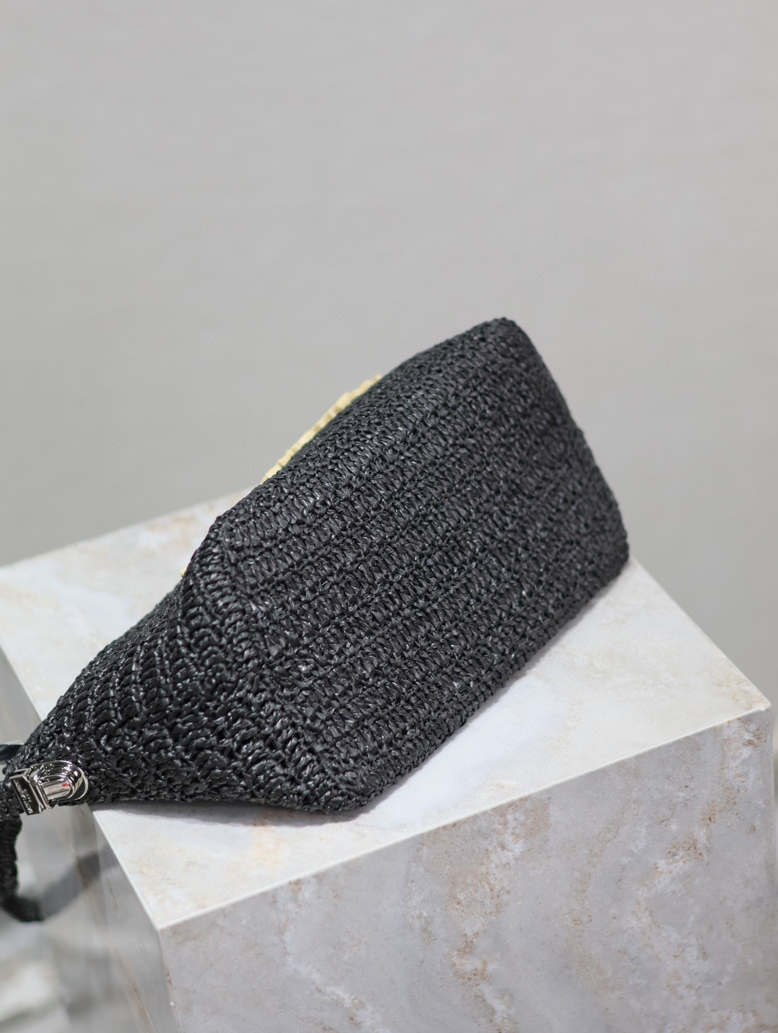 Yves Saint Laurent Umhängetasche Größe: 26 * 14 * 14,5 cm