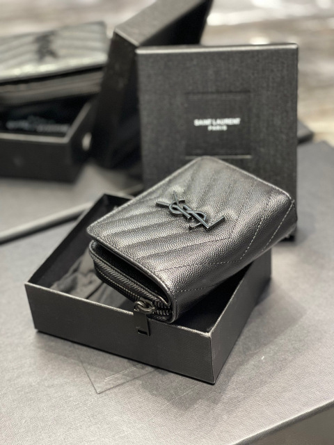 Yves Saint Laurent Monogramm-Tasche Größe: 12 x 10 x 3 cm