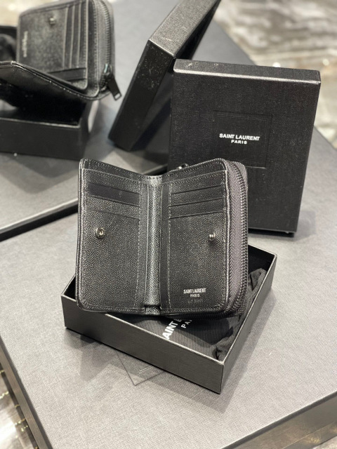 Yves Saint Laurent Monogramm-Tasche Größe: 12 x 10 x 3 cm