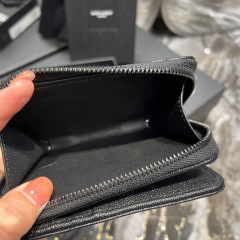 Yves Saint Laurent Monogramm-Tasche Größe: 12 x 10 x 3 cm
