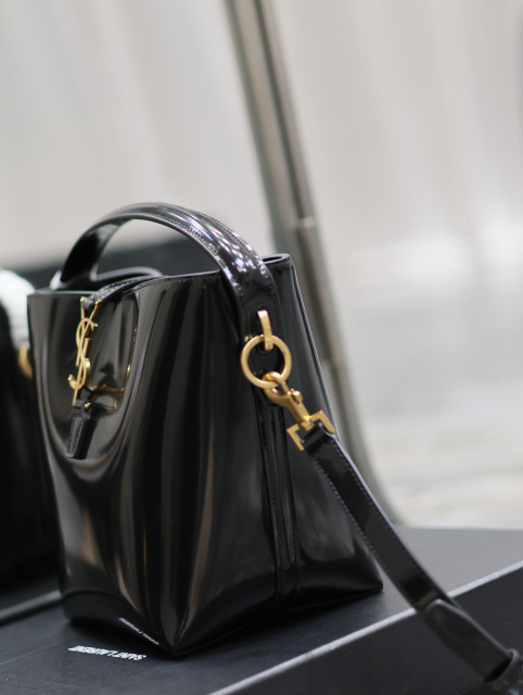 Yves Saint Laurent Bucket bag Size：17*20*13cm