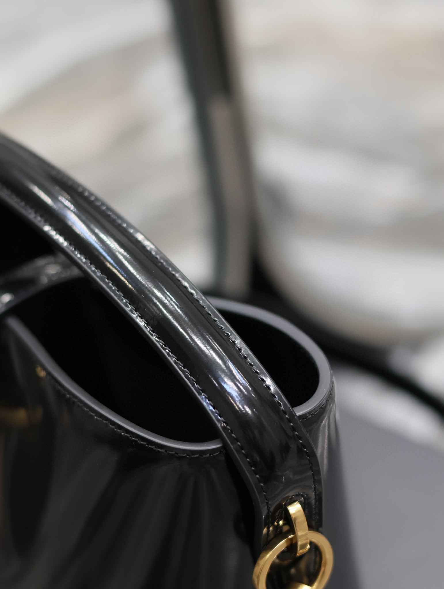 Yves Saint Laurent Bucket bag Size：17*20*13cm