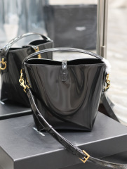 Yves Saint Laurent Bucket bag Size：17*20*13cm