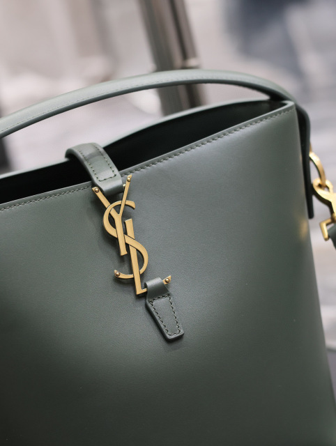 Borsa a secchiello Yves Saint Laurent Dimensioni: 17*20*13cm
