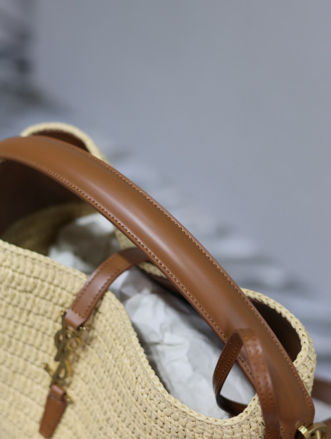 Yves Saint Laurent Beuteltasche Größe: 20 * 25 * 16 cm