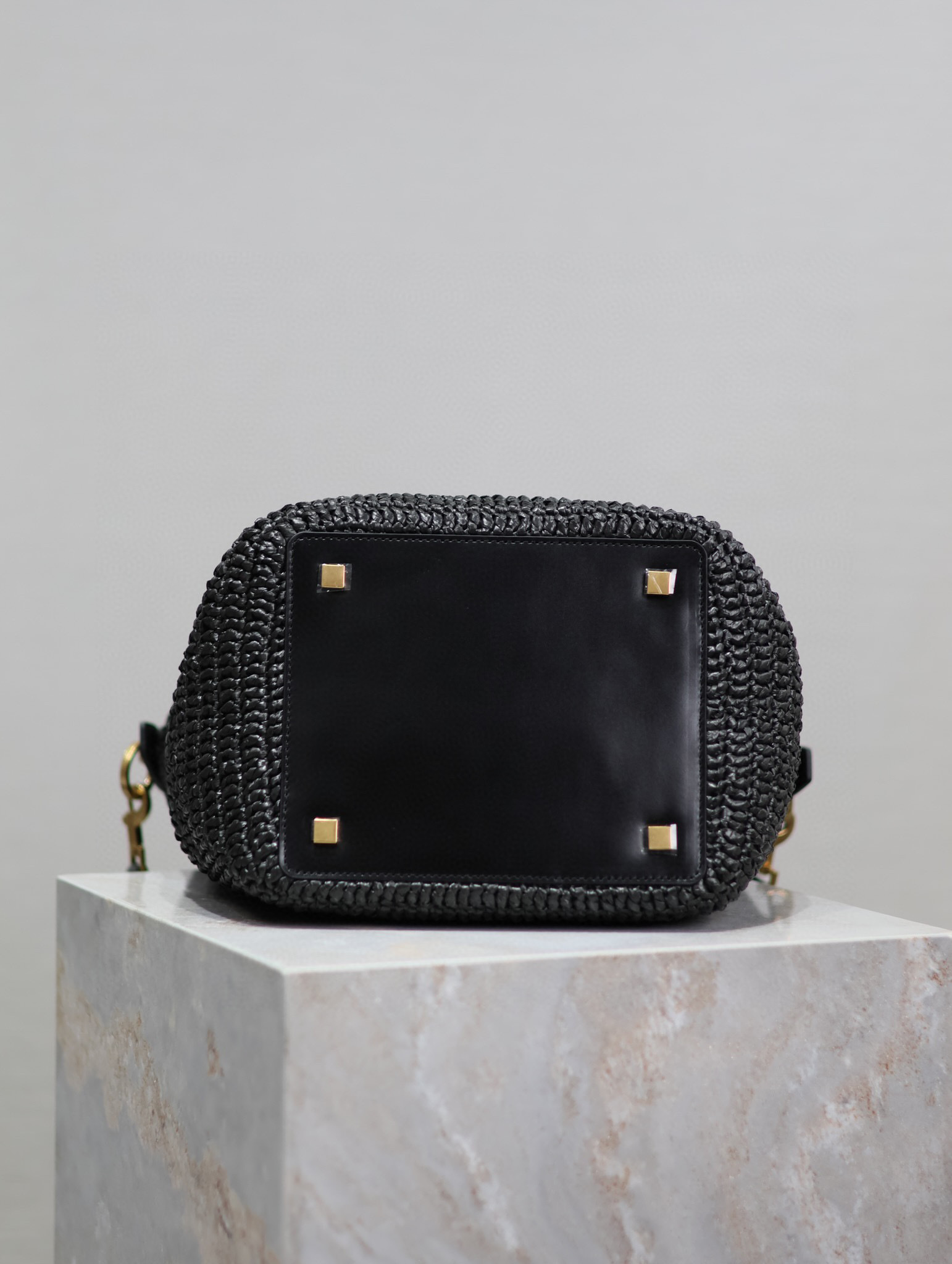 Yves Saint Laurent Bucket bag Size：20*25*16cm