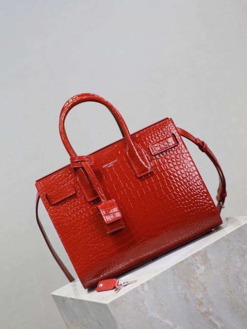 Yves Saint Laurent 扩展文件包 尺寸：26*20.5*12.5cm