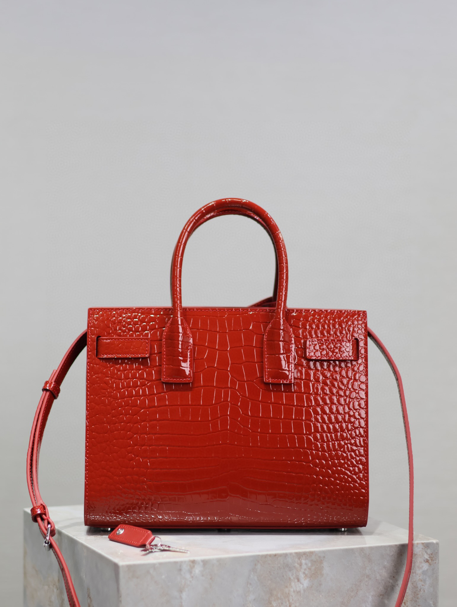 Yves Saint Laurent 扩展文件包 尺寸：26*20.5*12.5cm