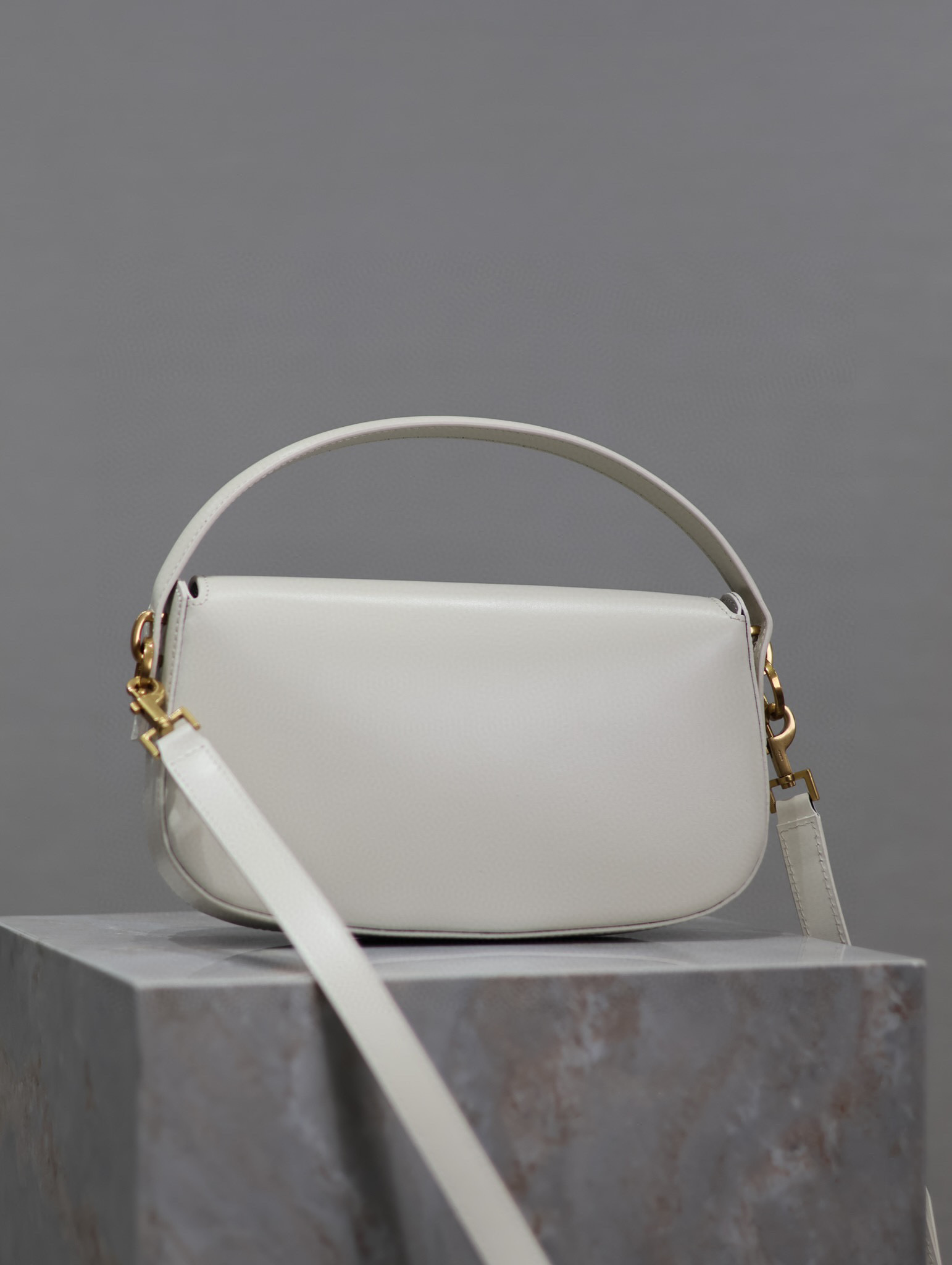 Borsa Yves Saint Laurent voltaire Dimensioni: 24*15*5cm