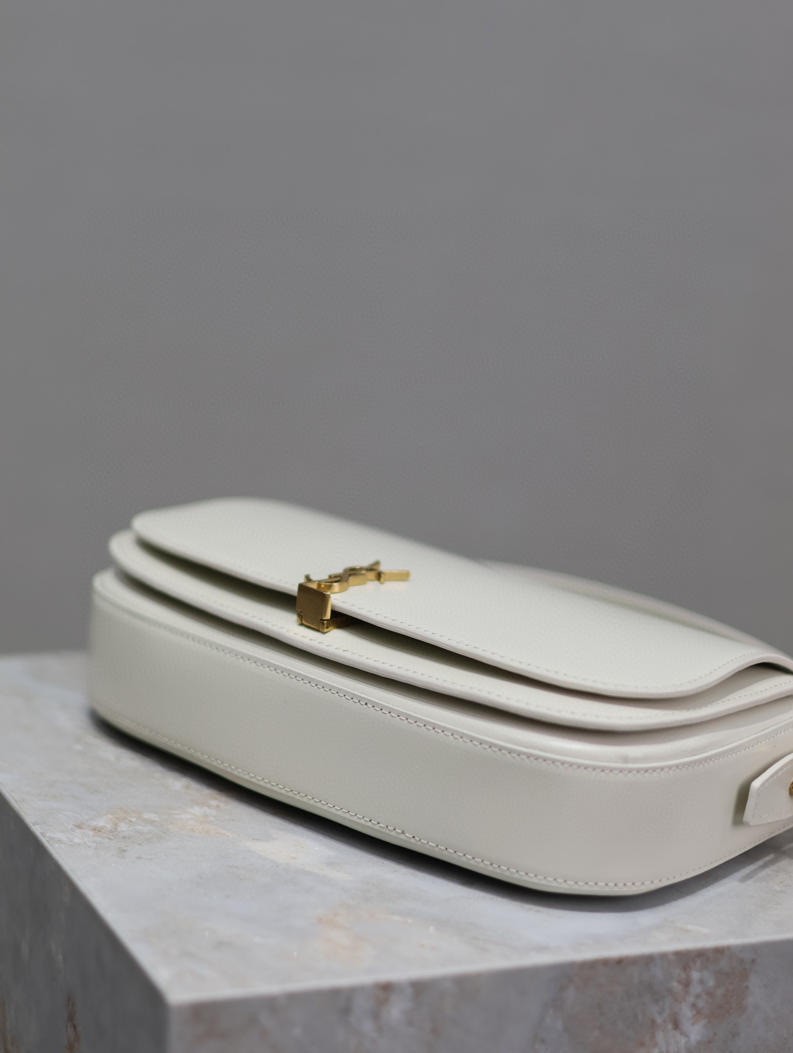 Borsa Yves Saint Laurent voltaire Dimensioni: 24*15*5cm