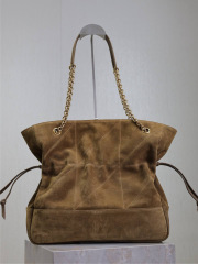 Pochon-Tasche von Yves Saint Laurent. Größe: 27 x 29 x 11 cm