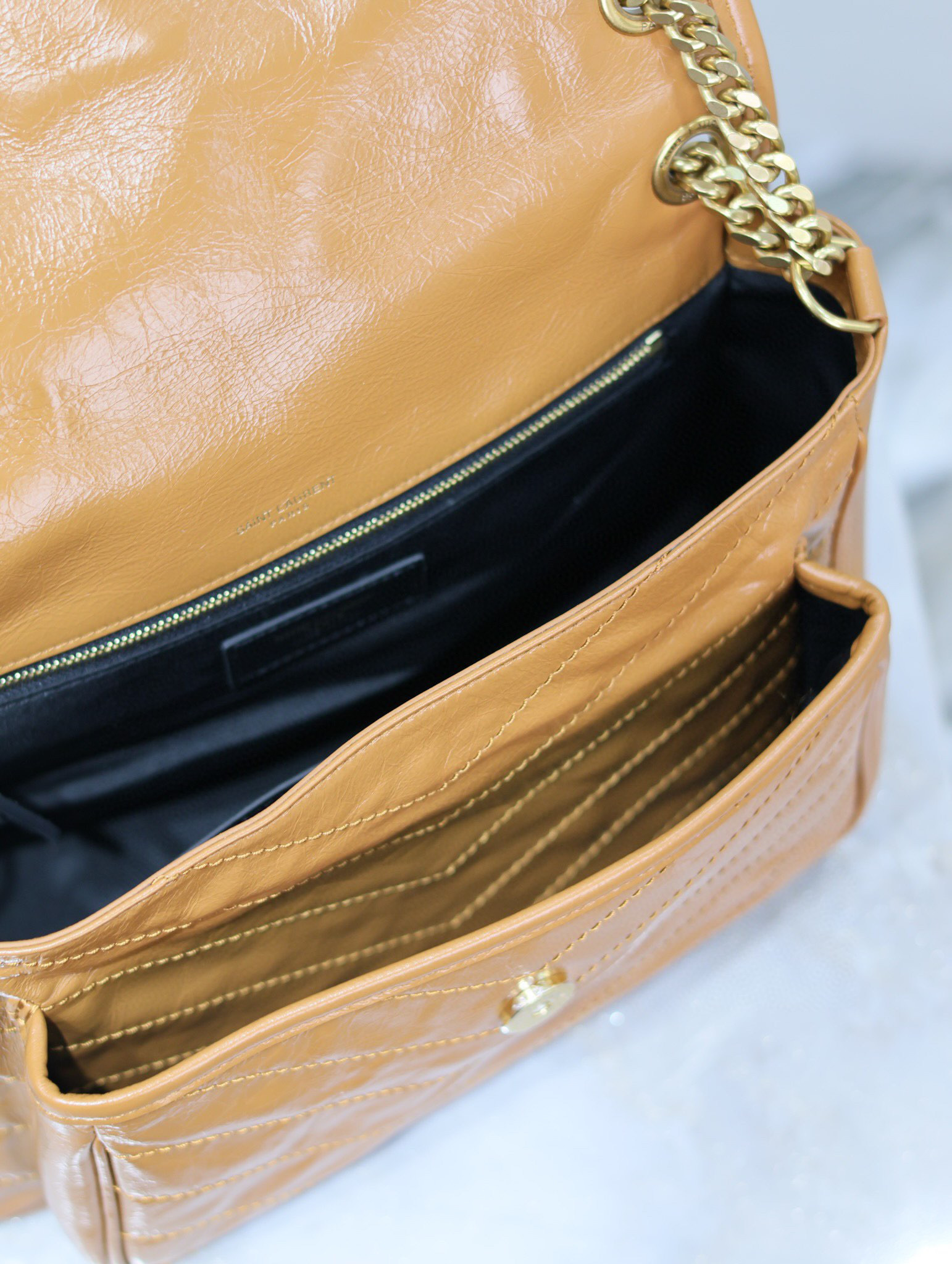 Yves Saint Laurent niki bag Size：28*20.5*8.5cm