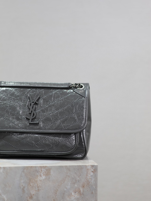 Beg niki Yves Saint Laurent Saiz：28*20.5*8.5sm
