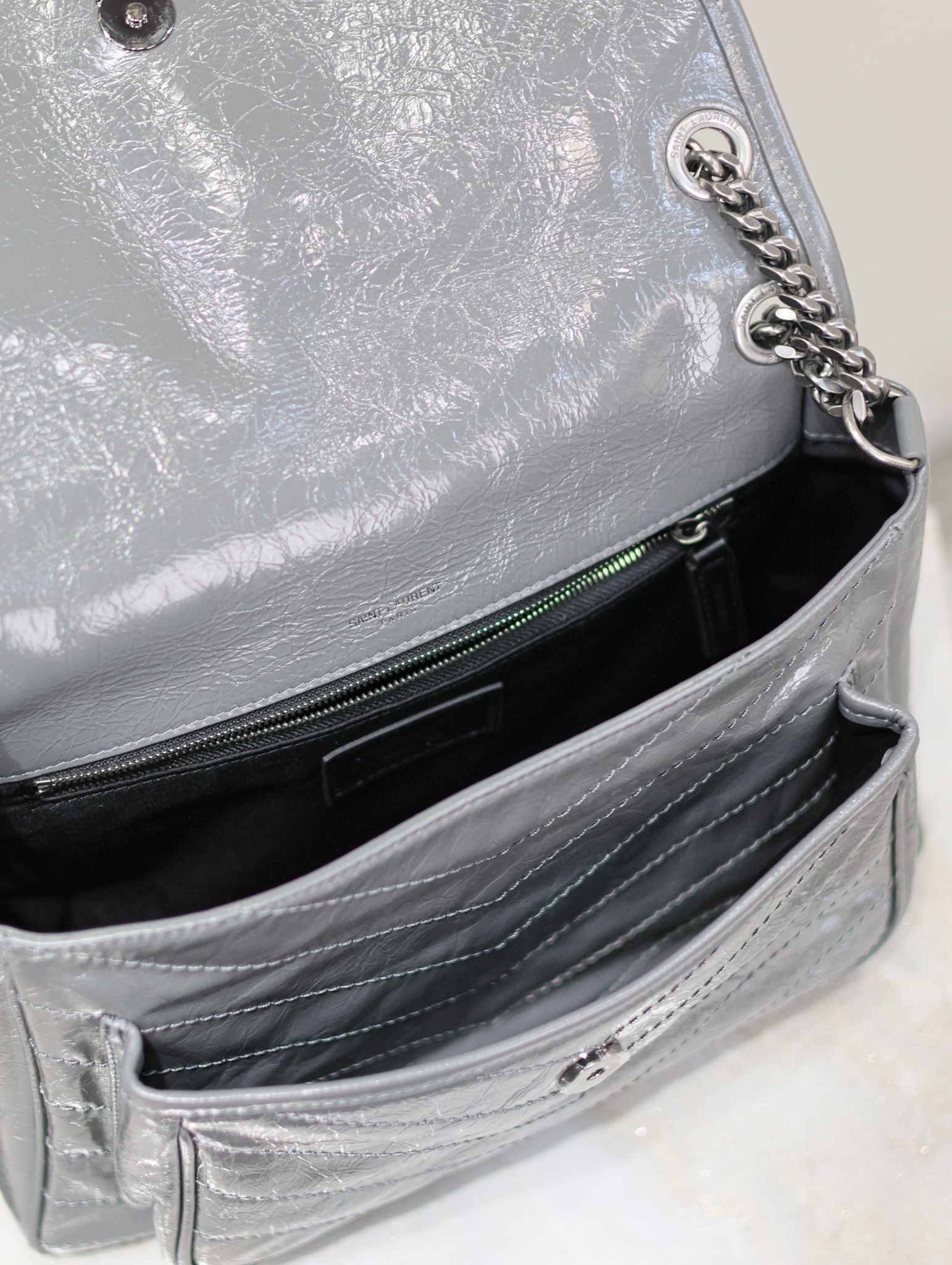 Beg niki Yves Saint Laurent Saiz：28*20.5*8.5sm