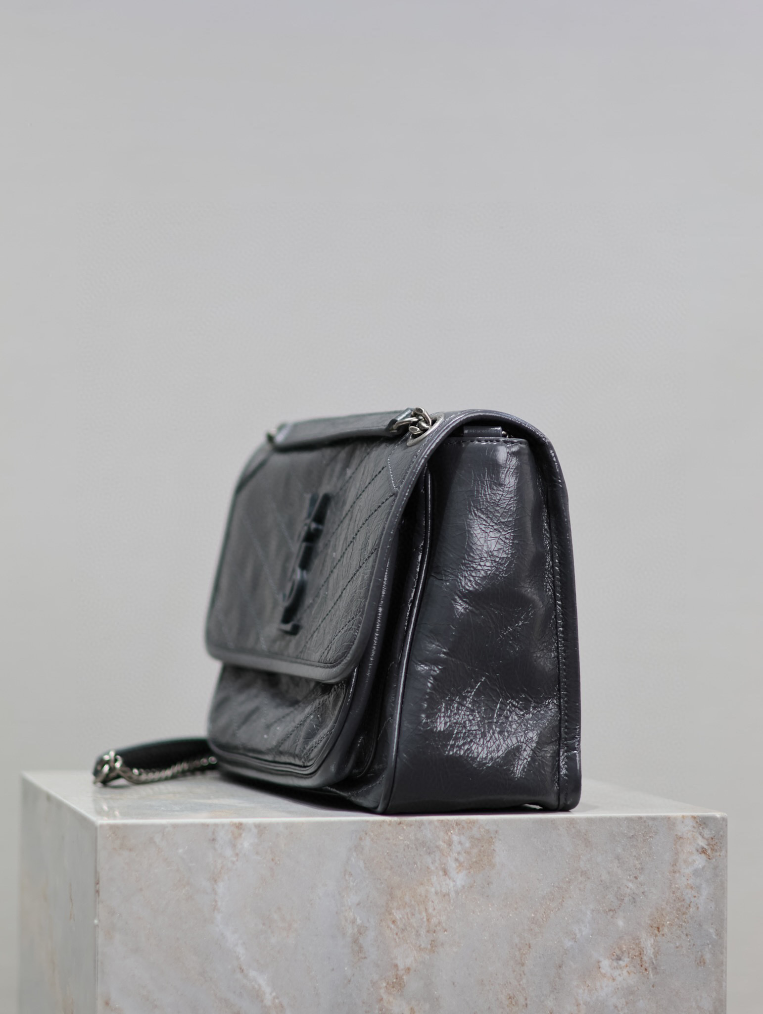 Borsa Niki Yves Saint Laurent Dimensioni: 28*20,5*8,5 cm
