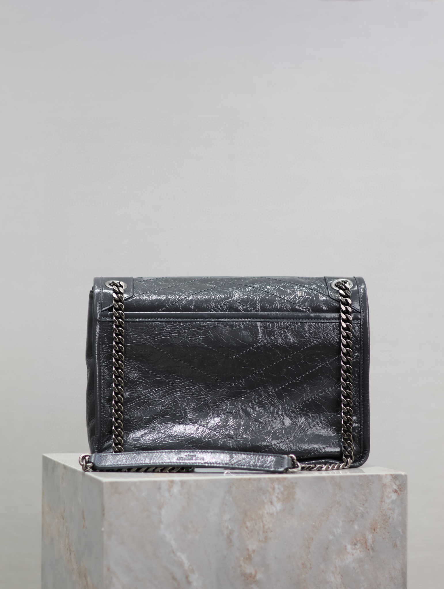 Borsa Niki Yves Saint Laurent Dimensioni: 28*20,5*8,5 cm