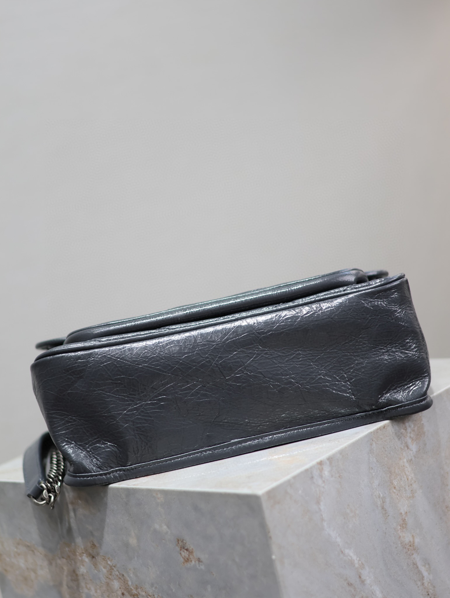 Borsa Niki Yves Saint Laurent Dimensioni: 28*20,5*8,5 cm