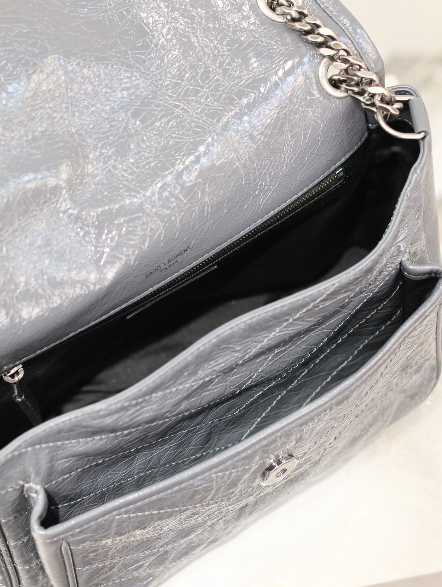 Borsa Niki Yves Saint Laurent Dimensioni: 28*20,5*8,5 cm