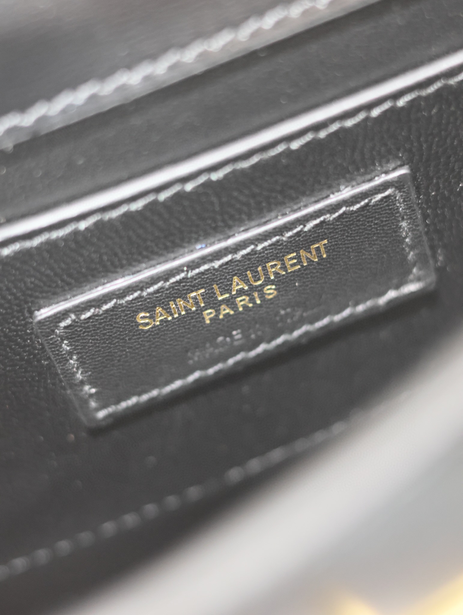 Yves Saint Laurent Mini-Unterarmtasche Größe: 19 x 14 x 4 cm
