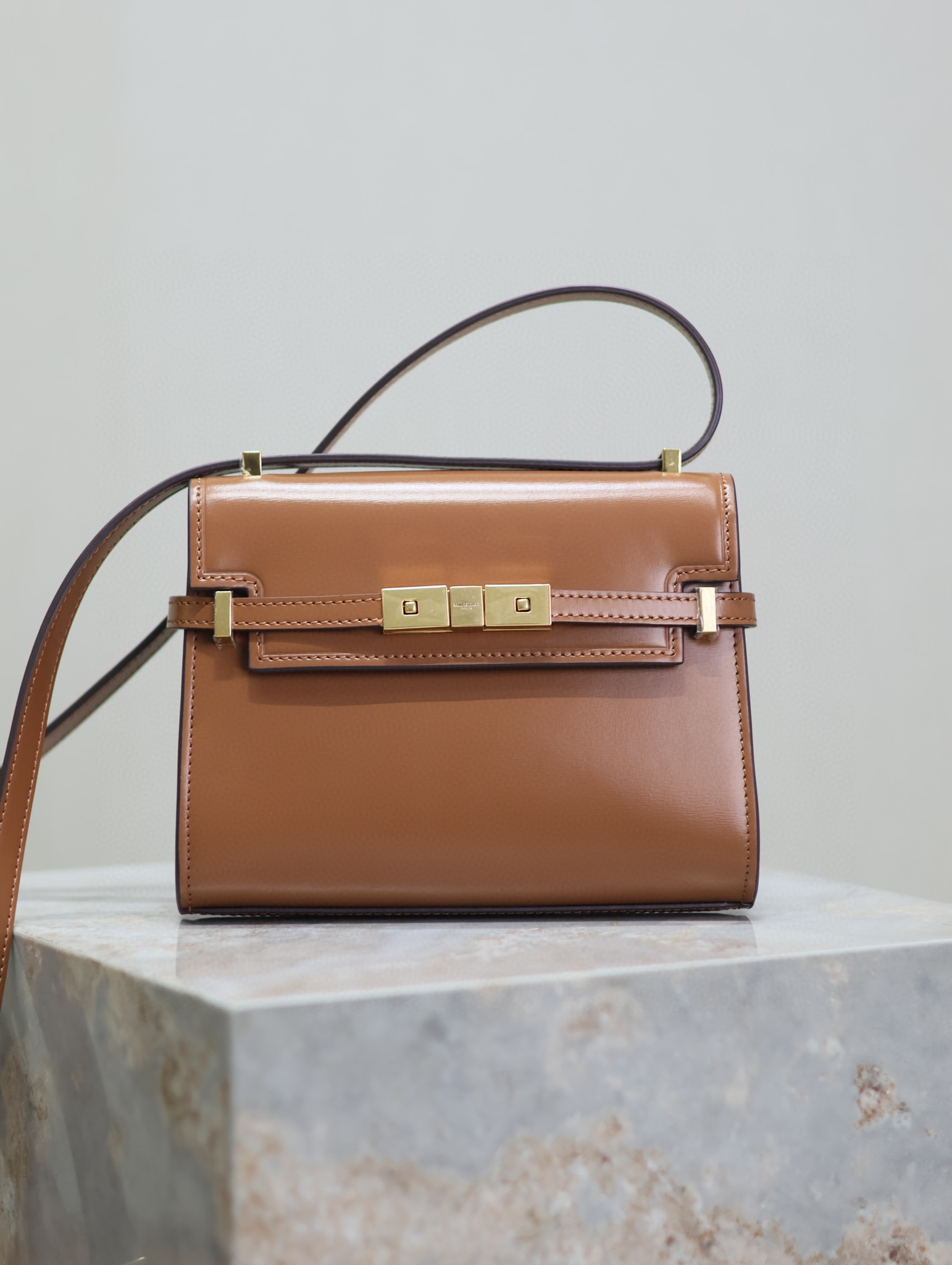 Yves Saint Laurent mini Borsa sottobraccio Dimensioni: 19*14*4cm