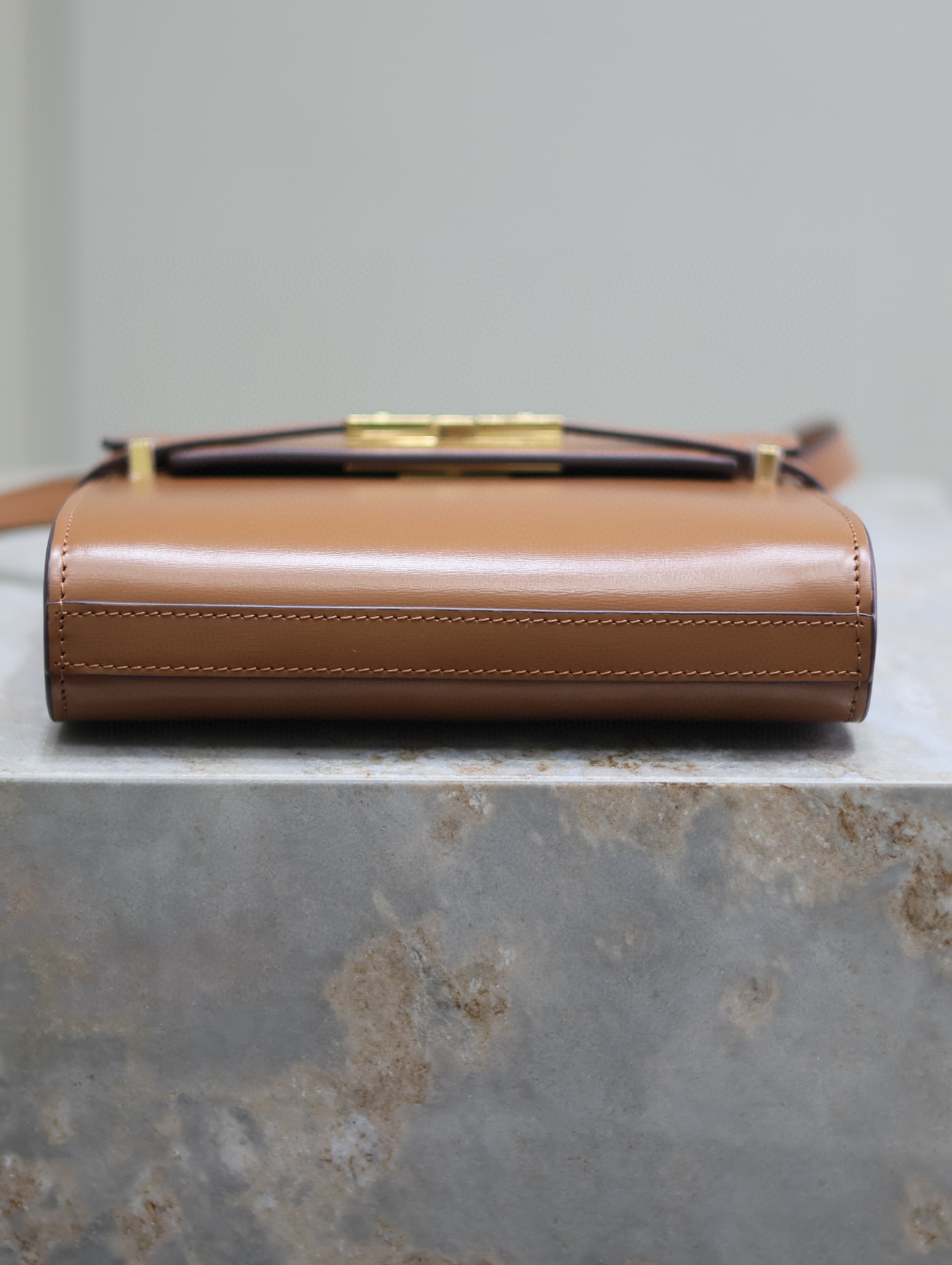 Yves Saint Laurent mini Borsa sottobraccio Dimensioni: 19*14*4cm
