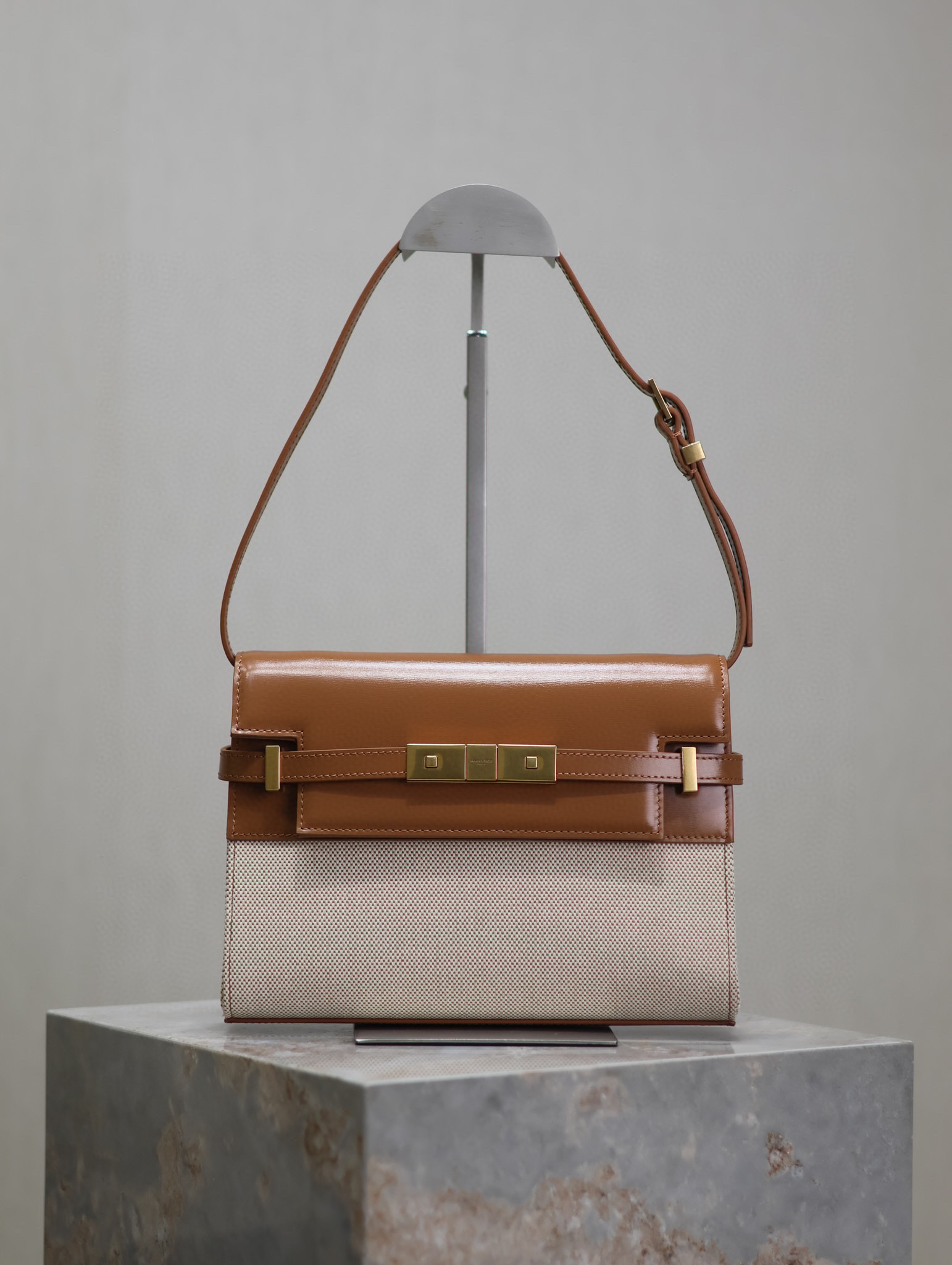 Yves Saint Laurent Mini-Unterarmtasche Größe: 19 x 14 x 4 cm