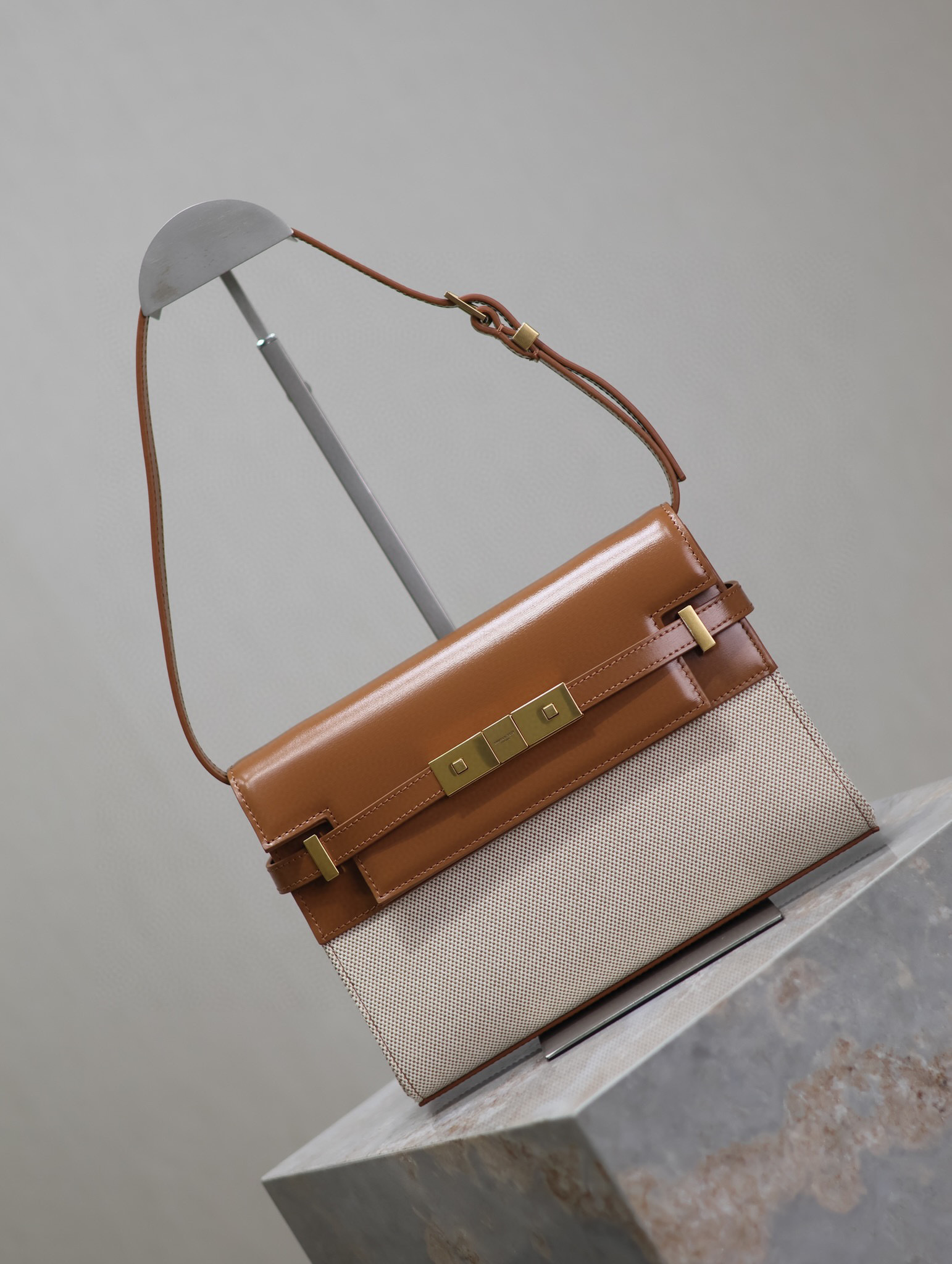 Yves Saint Laurent Mini-Unterarmtasche Größe: 19 x 14 x 4 cm