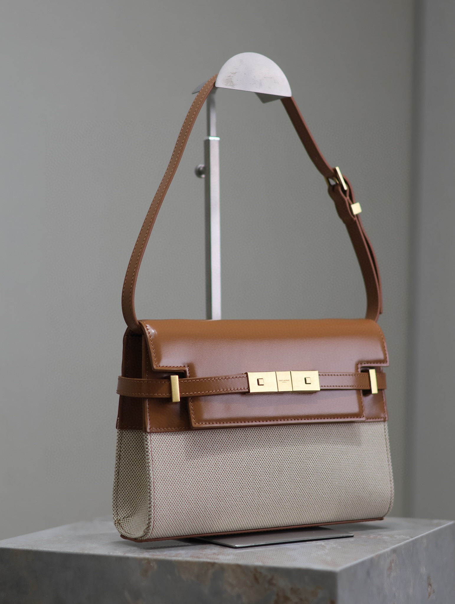 Yves Saint Laurent Mini-Unterarmtasche Größe: 19 x 14 x 4 cm