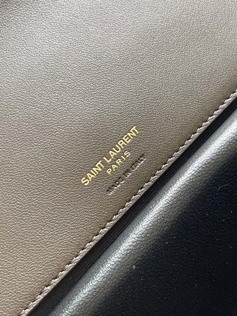 Yves Saint Laurent Borsa a busta Dimensioni: 29*17*10cm