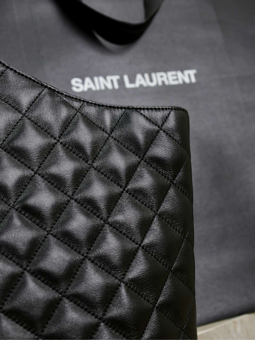 Yves Saint Laurent Einkaufstasche Größe: 58*61*8cm
