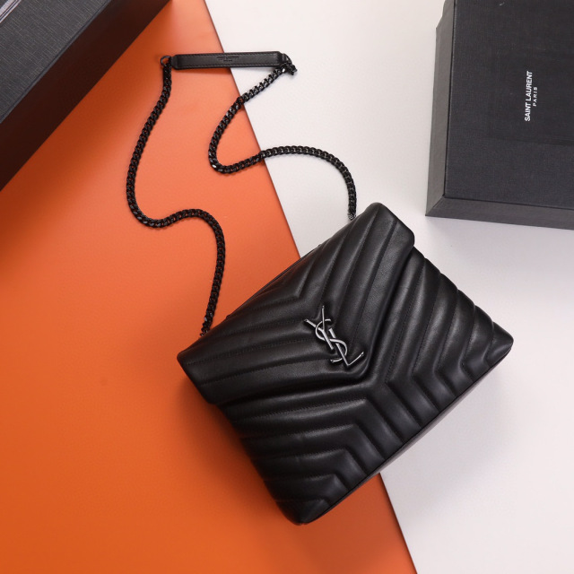 Yves Saint Laurent messenger/courier bag Size：32*22*11cm