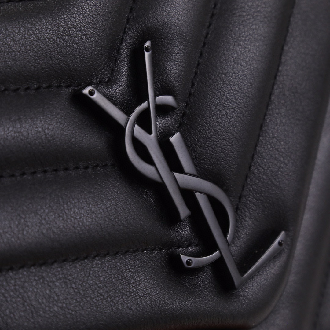 Yves Saint Laurent messenger/courier bag Size：32*22*11cm