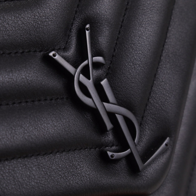 Yves Saint Laurent messenger/courier bag Size：32*22*11cm