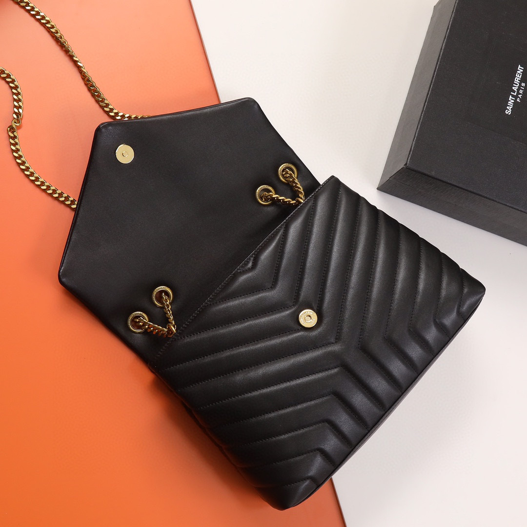 Yves Saint Laurent messenger/courier bag Size：32*22*11cm