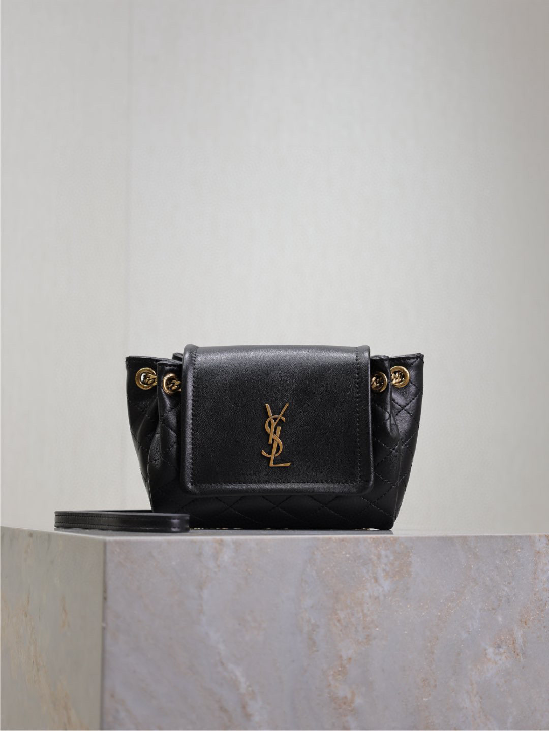 Yves Saint Laurent mini nolita Size：18*13*6cm