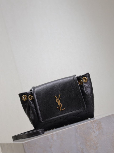 Yves Saint Laurent mini nolita Size：18*13*6cm
