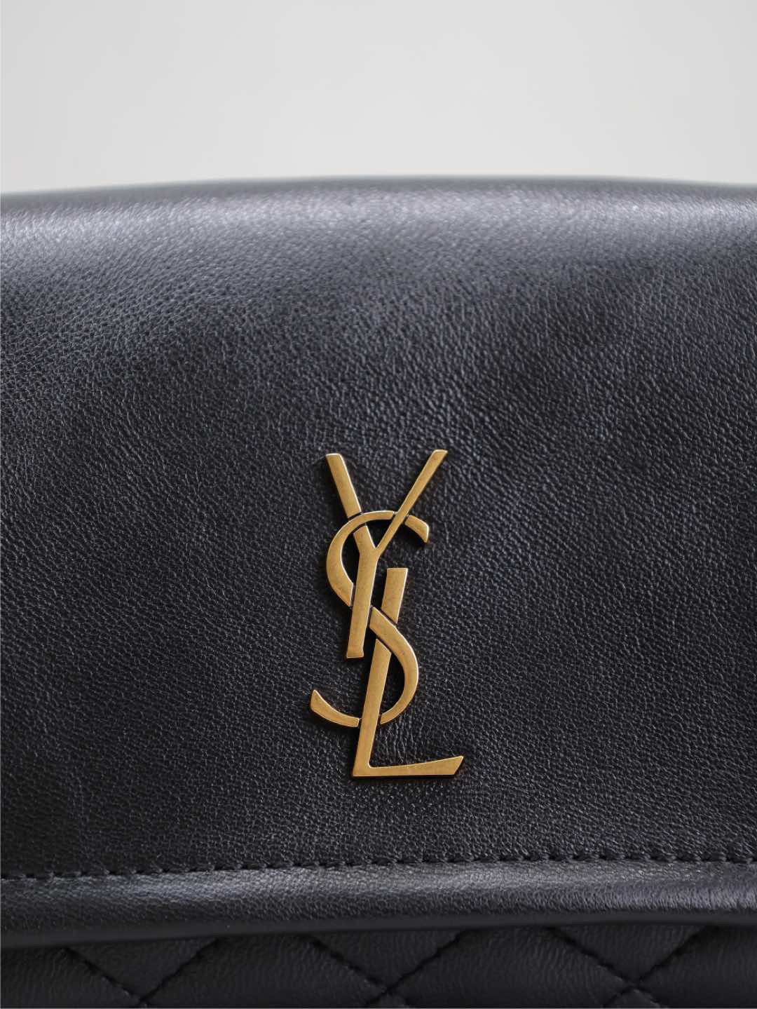 Yves Saint Laurent mini nolita Size：18*13*6cm