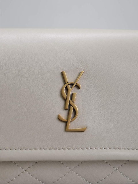 Yves Saint Laurent mini nolita Dimensioni: 18*13*6cm