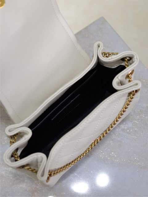 Yves Saint Laurent mini nolita Dimensioni: 18*13*6cm