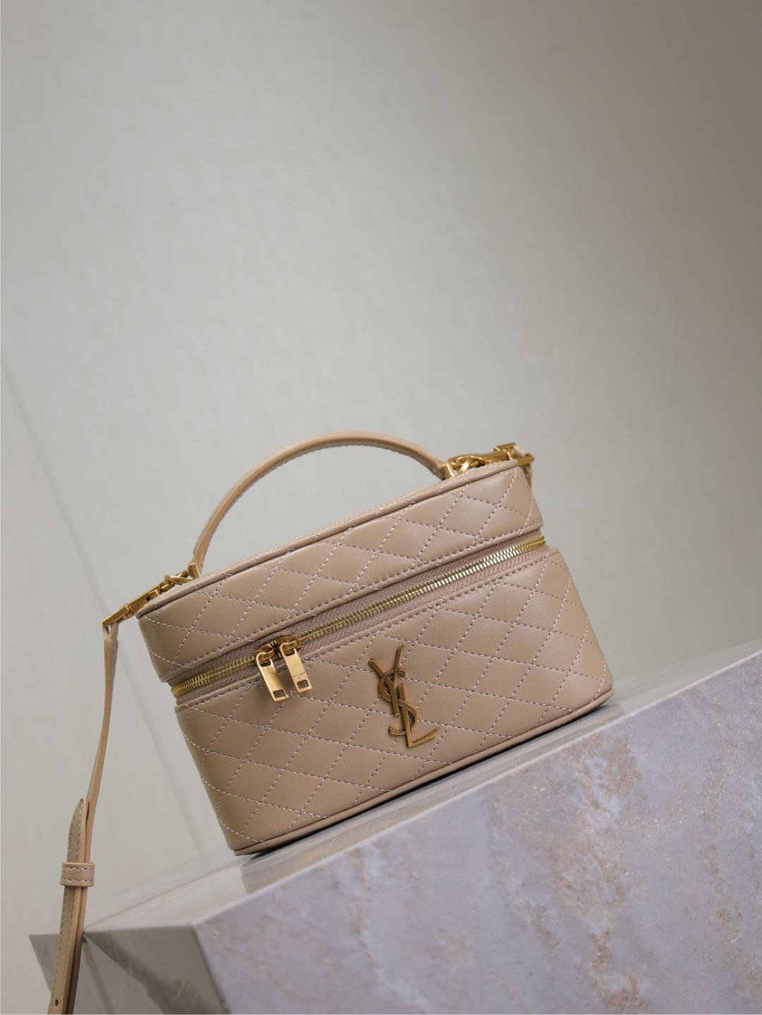 Beg gaby mini Yves Saint Laurent Saiz：18*11*6.5cm