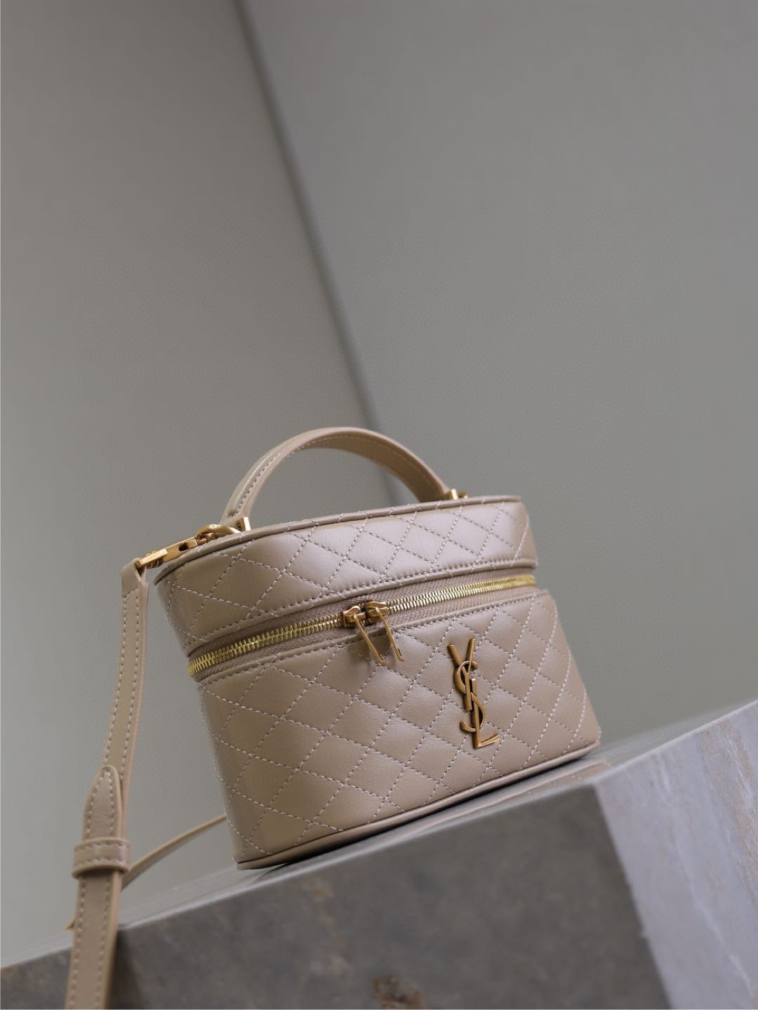 Beg gaby mini Yves Saint Laurent Saiz：18*11*6.5cm