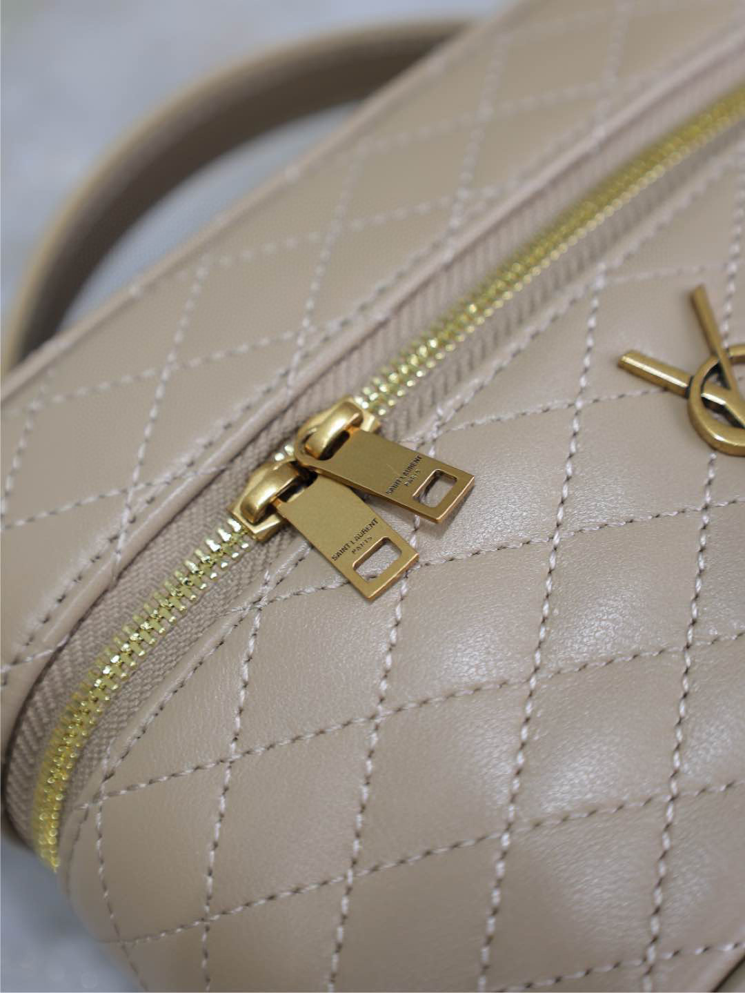 Beg gaby mini Yves Saint Laurent Saiz：18*11*6.5cm