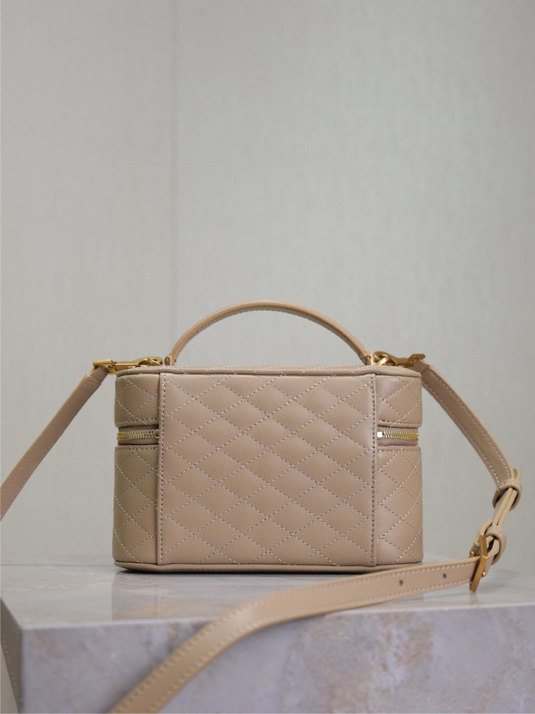 Beg gaby mini Yves Saint Laurent Saiz：18*11*6.5cm
