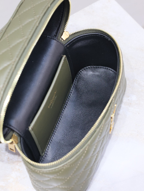Yves Saint Laurent mini nolita Size：18*13*6cm
